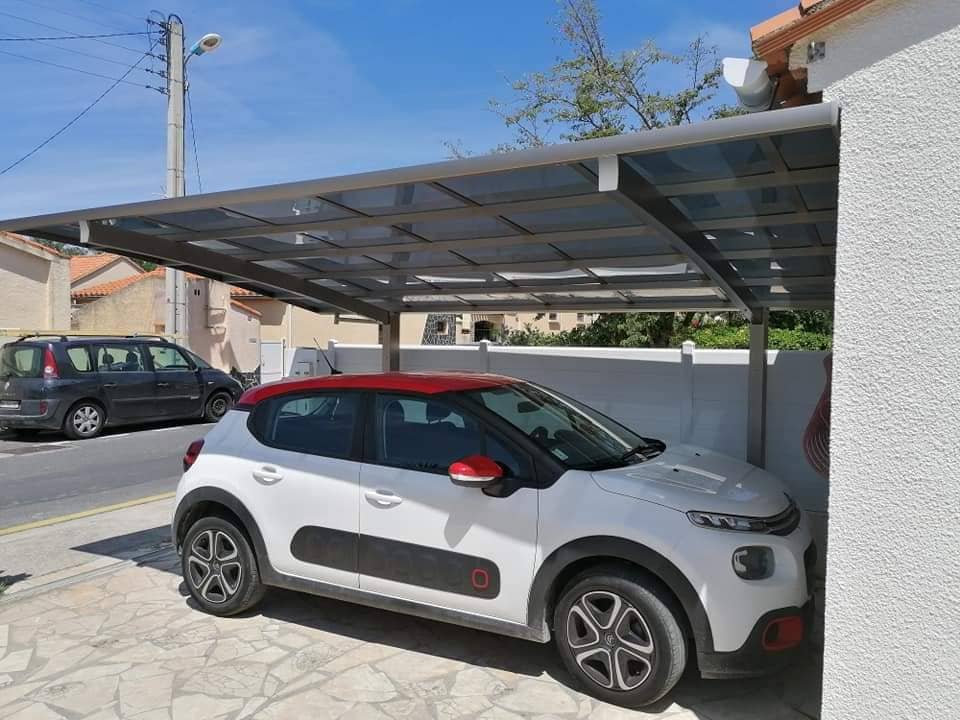 Carport aluminium couvert par l'assurance habitation