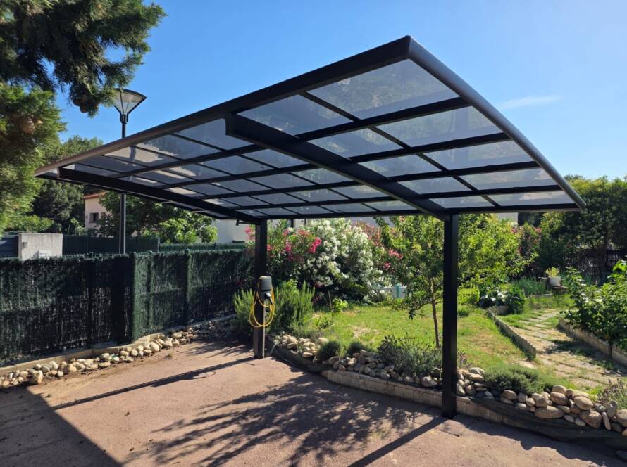 borne de recharge poteau de carport